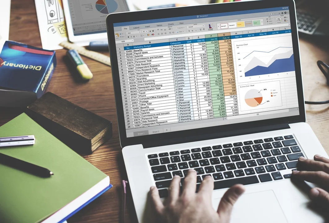7 señales de que tu empresa ya no puede operar con Excel, WhatsApp y procesos manuales