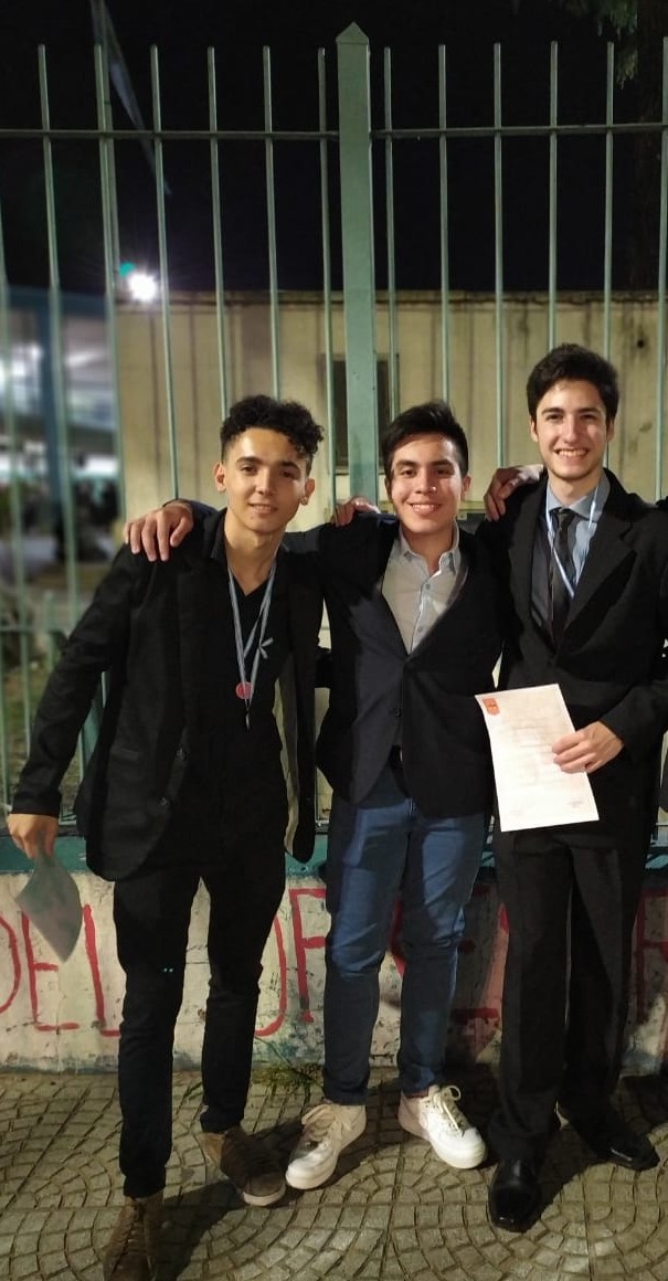 Equipo de Gambit Lab trabajando juntos